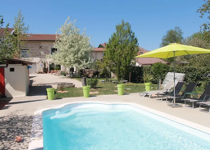 Les Trois Maisons